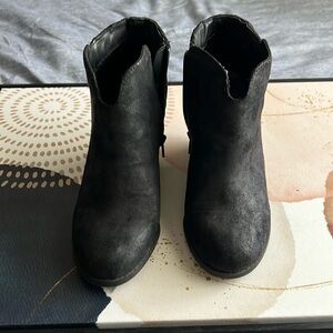 Carlos by Carlos Santana black wedge booties